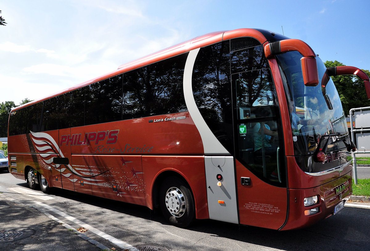 MAN Lion`s Coach Supreme von Philipp`s Reisen aus sterreich in Krems.