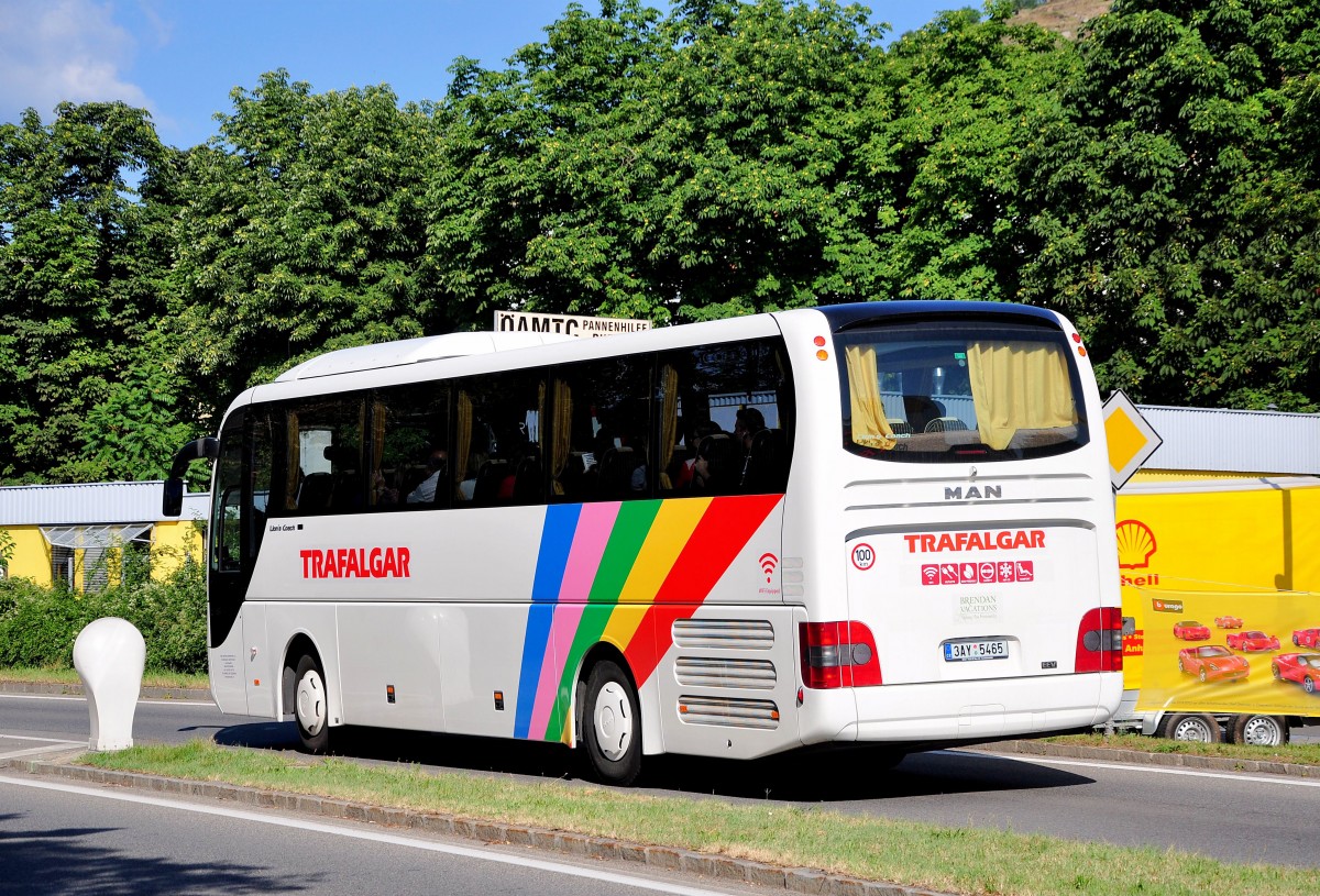 MAN Lions Coach von Trafalgar Reisen aus der CZ in Krems gesehen.