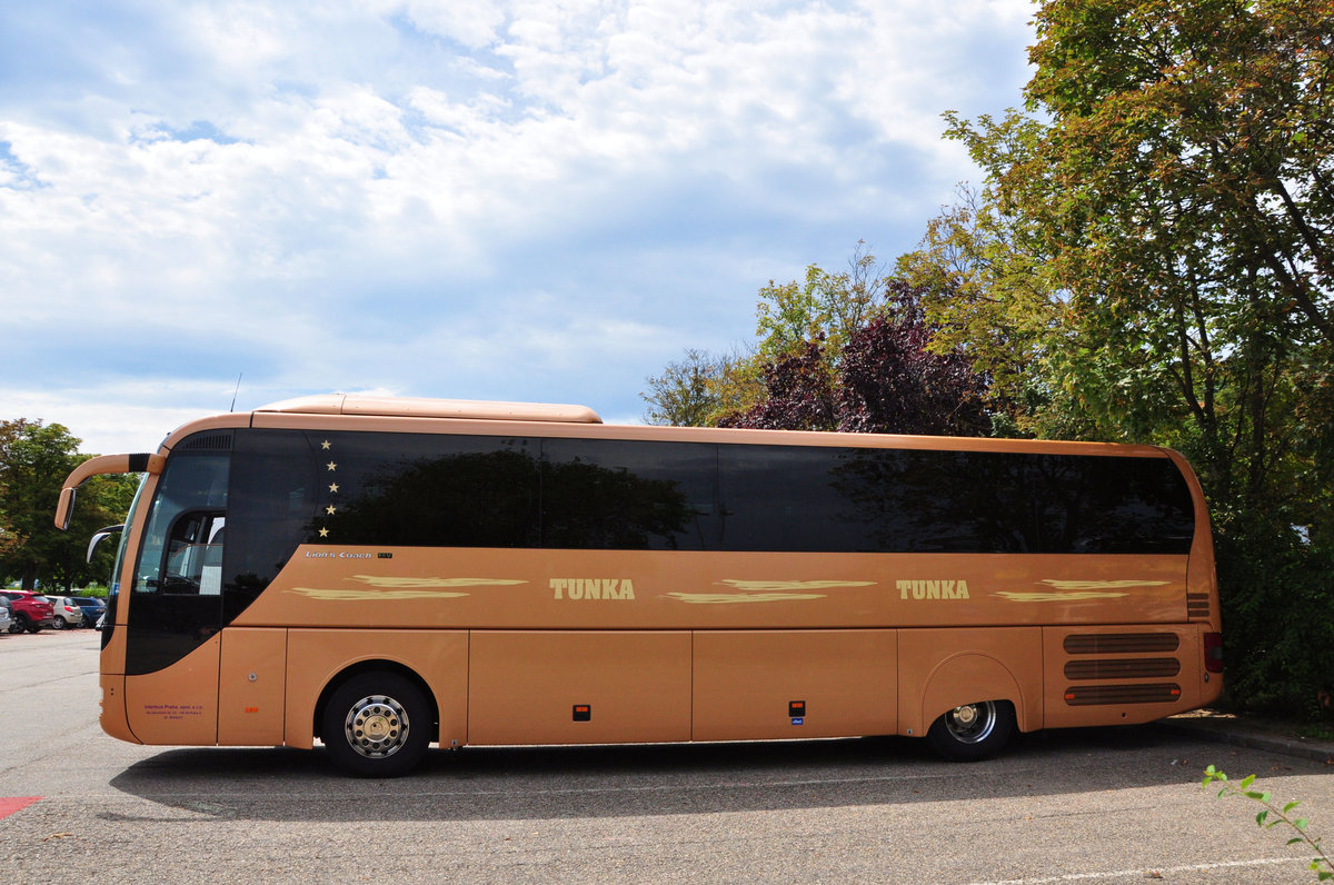 MAN Lions Coach von Tunka Reisen aus der CZ in Krems gesehen.