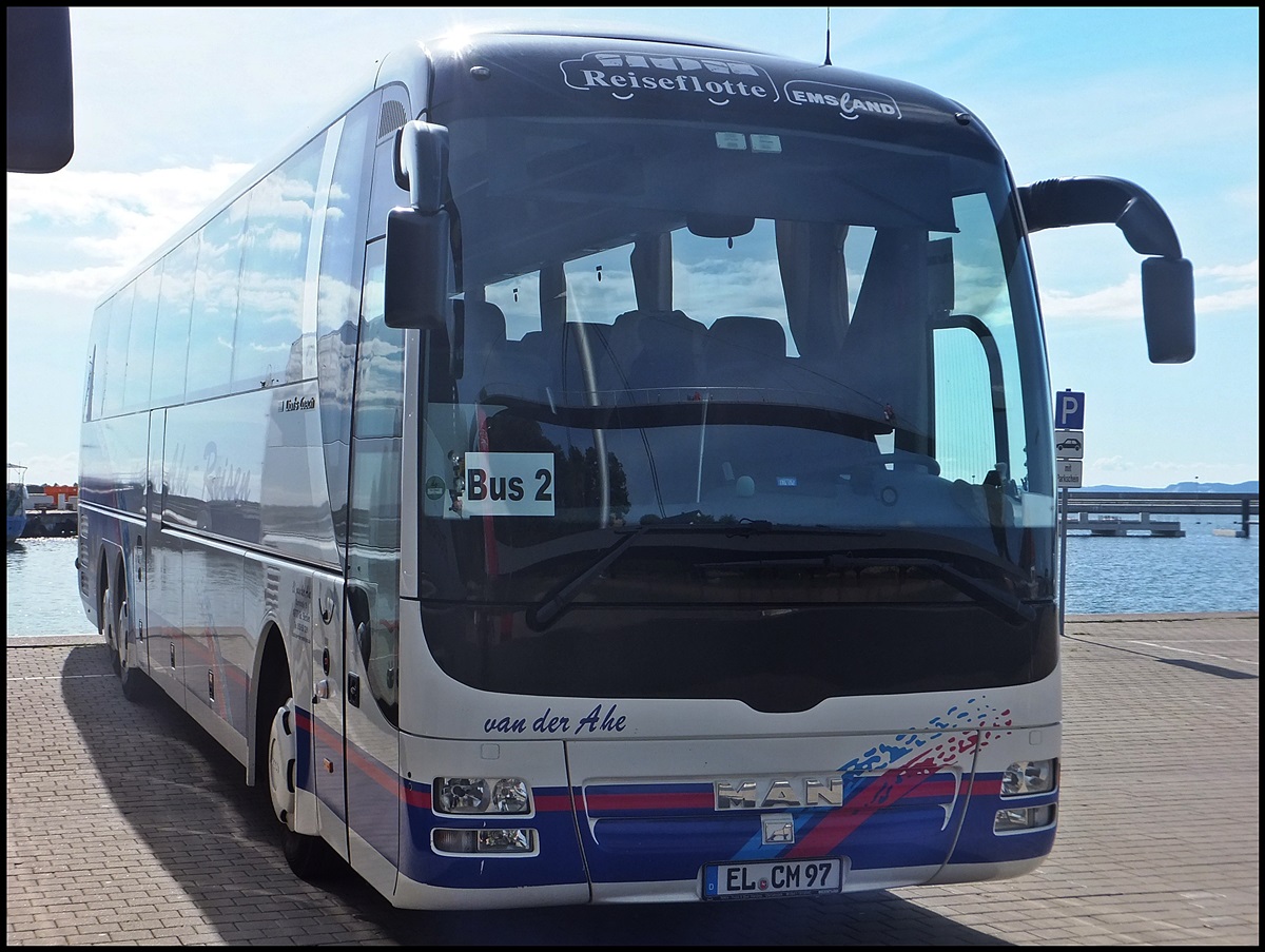 MAN Lion's Coach von Van der Ahe Reisen aus Deutschland im Stadthafen Sassnitz.