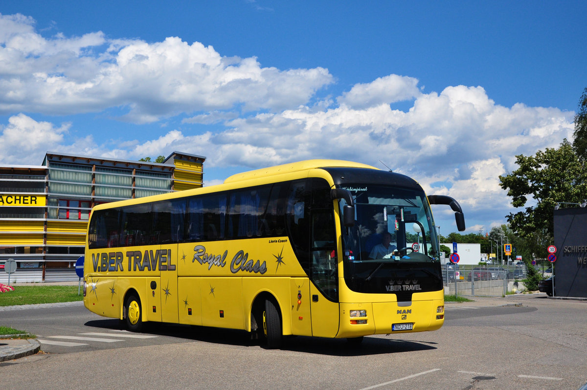 MAN Lion`s Coach von V.Ber Travel aus Ungarn in Krems gesehen.