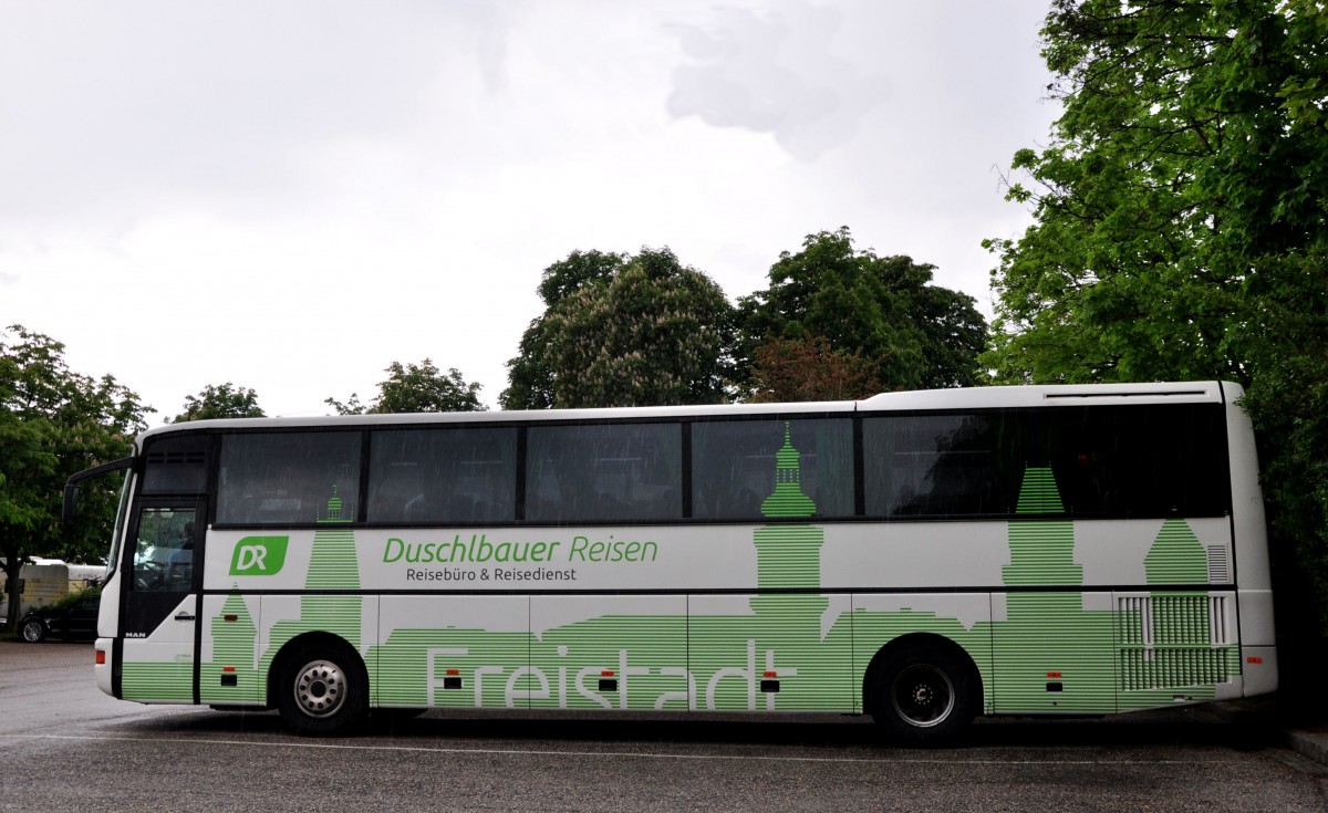 MAN Lions Star vom Reisebro Duschelbauer aus sterreich am 13.5.2014 in Krems unterwegs.