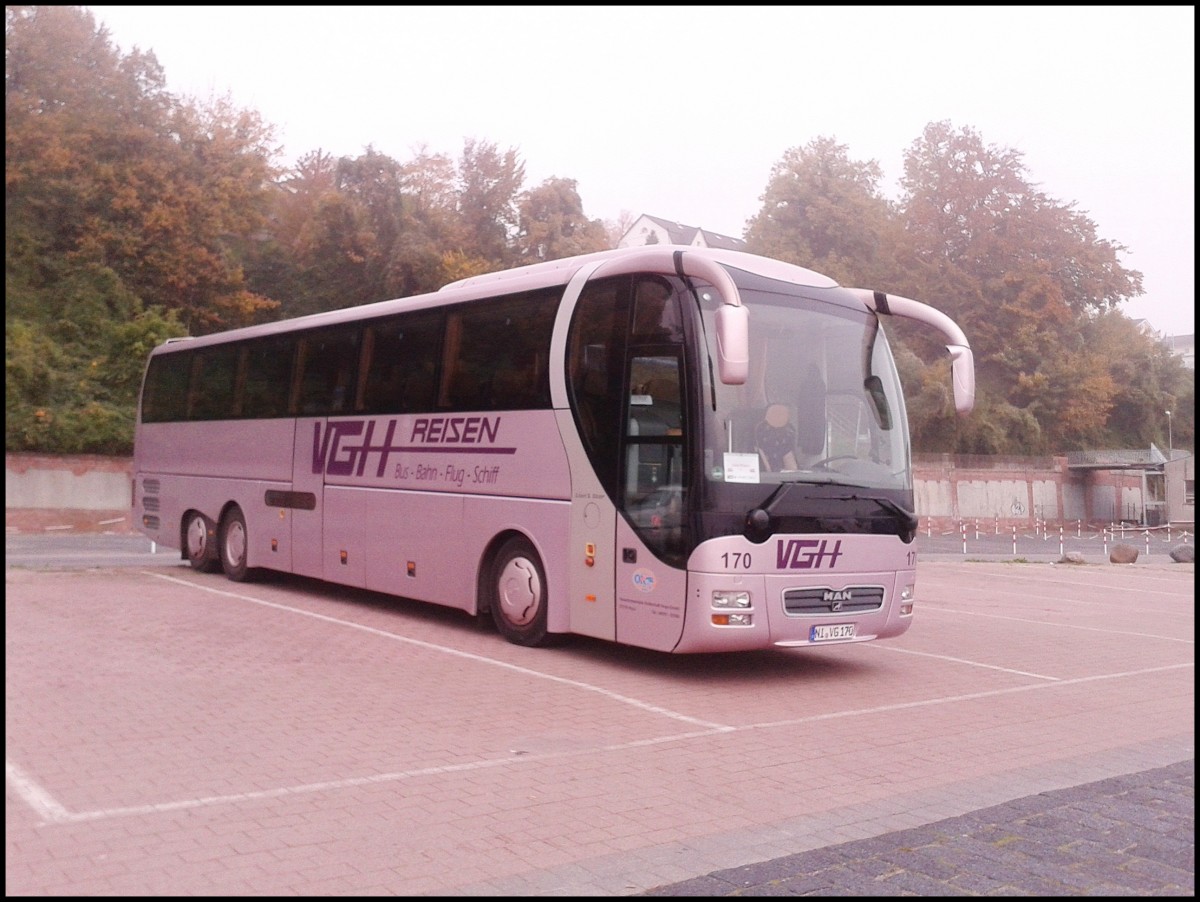 MAN Lion's Star von VGH-Reisen aus Deutschland im Stadthafen Sassnitz.