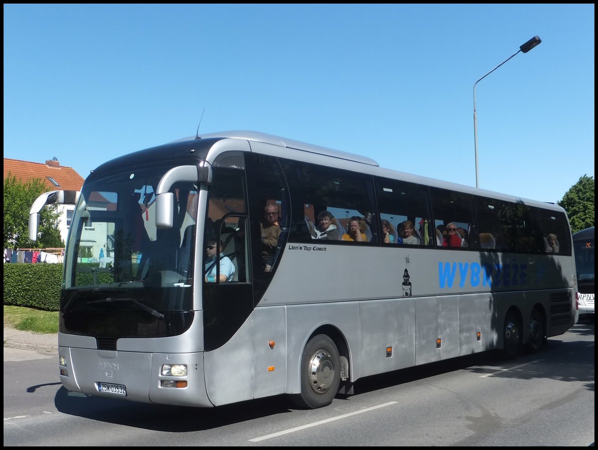 MAN Lion's Top Coach von Wybrzeze aus Polen in Sassnitz.