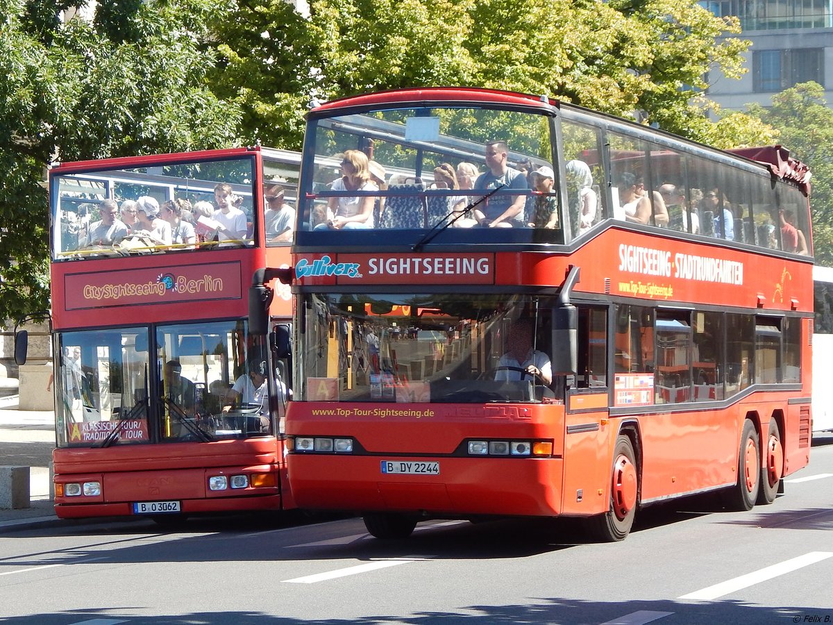 MAN ND 202 Berlin von City Tour und Neoplan N4026/3 von Gullivers aus Deutschland in Berlin.