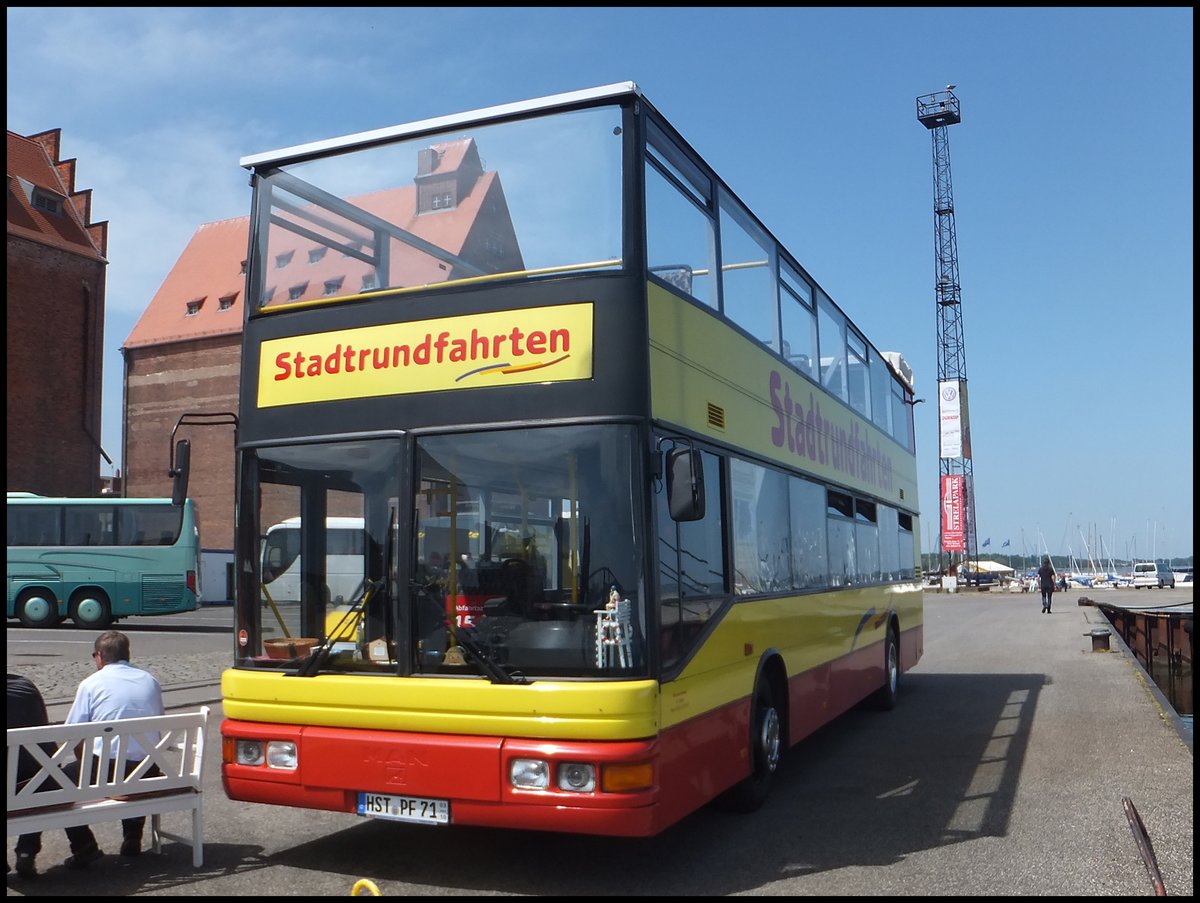 MAN ND 202 von Stadtrundfahrten Stralsund in Stralsund. 