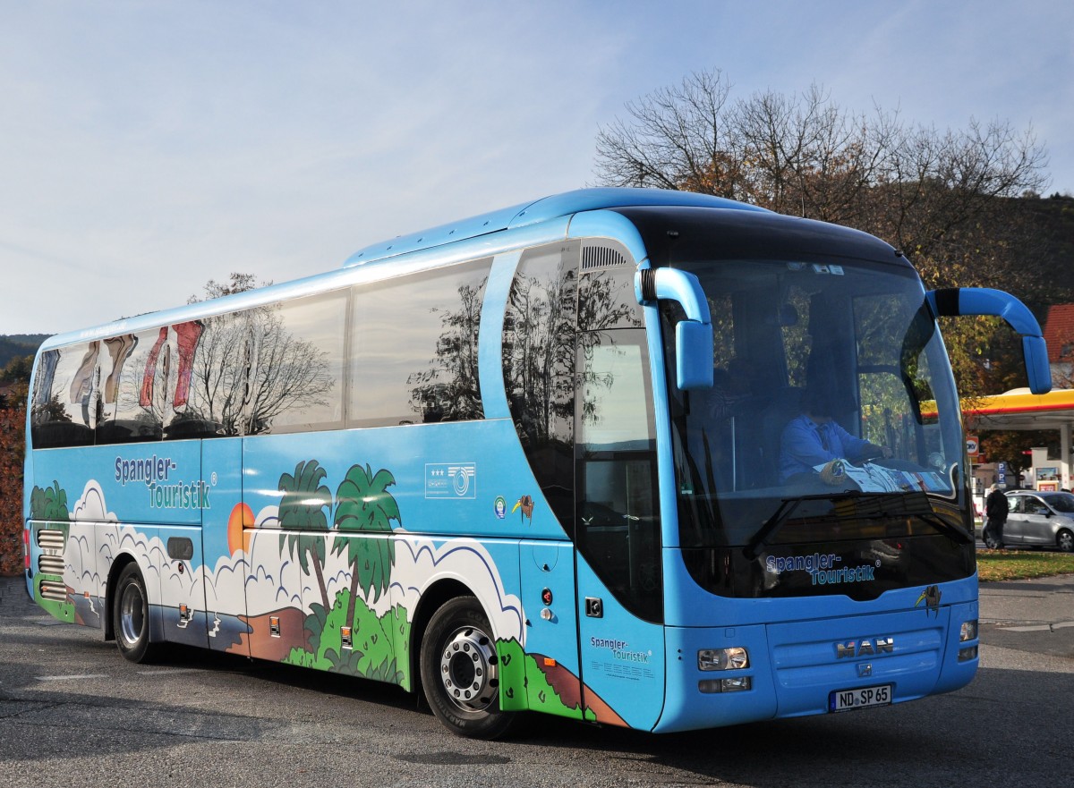 MAN von der Spangler Touristik / BRD im Okt. 2013 in Krems gesehen.