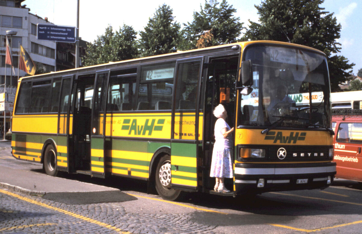 (MB-007) - Aus dem Archiv: AvH Heimenschwand - Nr. 7/BE 363'613 - Setra um 1998 beim Bahnhof Thun