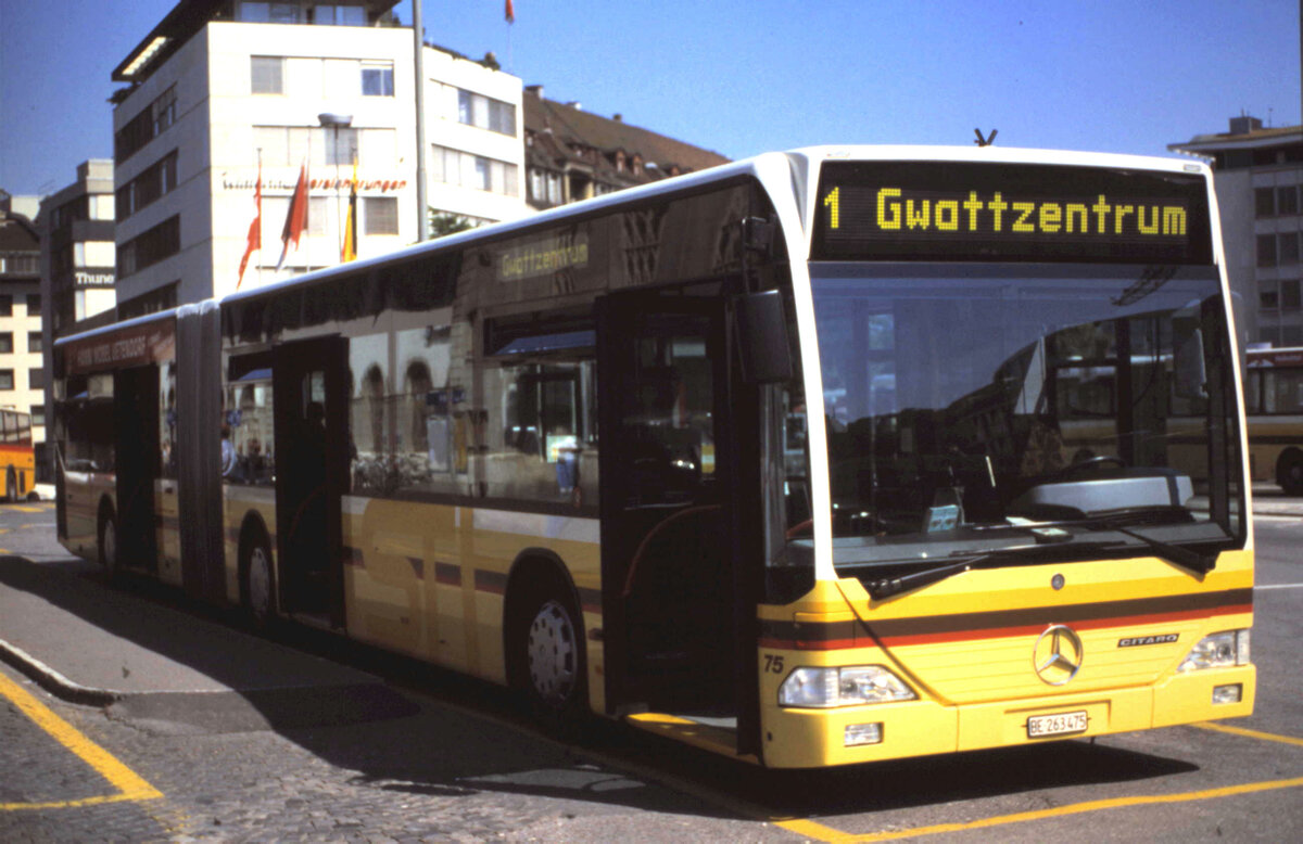 (MB-014) - Aus dem Archiv: STI Thun - Nr. 75/BE 263'475 - Mercedes um 2000 beim Bahnhof Thun