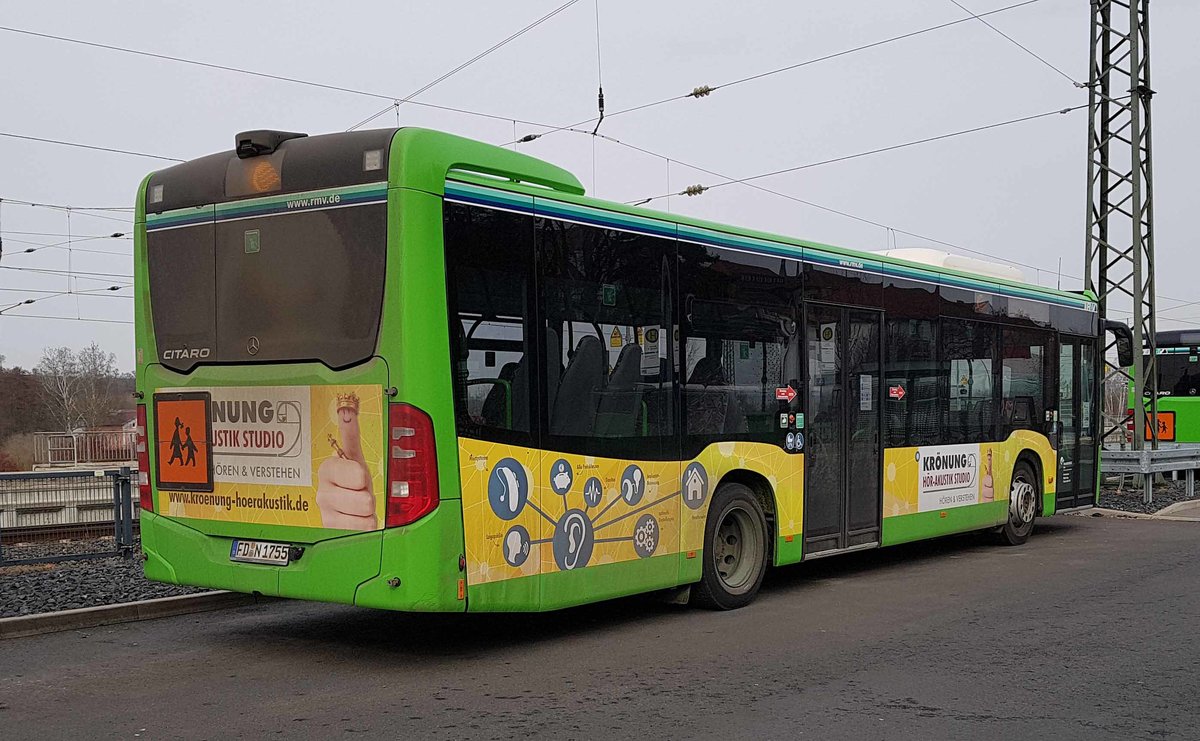 =MB Citaro (1755) von RhoenEnergie steht im März 2021 auf dem Busplatz in Hünfeld