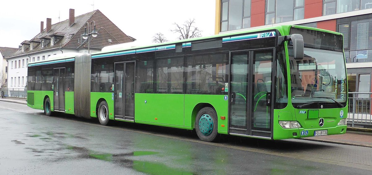 MB von Rhoen-Energie, ehem. WAG, steht im Mrz 2017 am Busbahnhof in Fulda