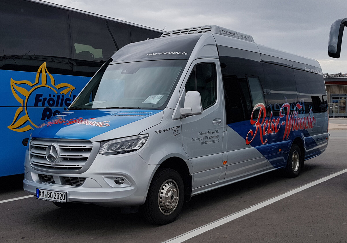 MB Sprinter von REISE WÜNSCHE der Gebrüder Boinski aus Schwepnitz steht auf dem Busplatz der BUGA in Erfurt, 08-2021