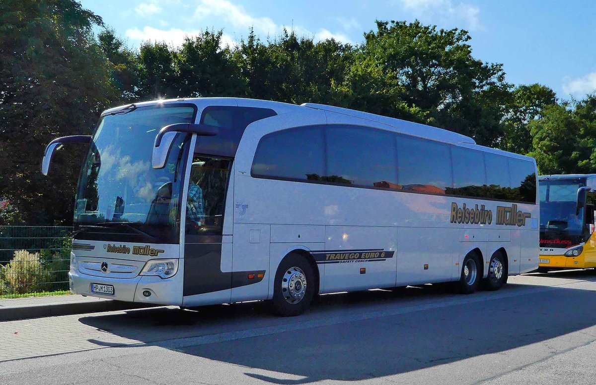 MB Travego Euro 6 vom Reisebro MLLER steht auf dem Busplatz von Burg/Fehmarn im September 2018