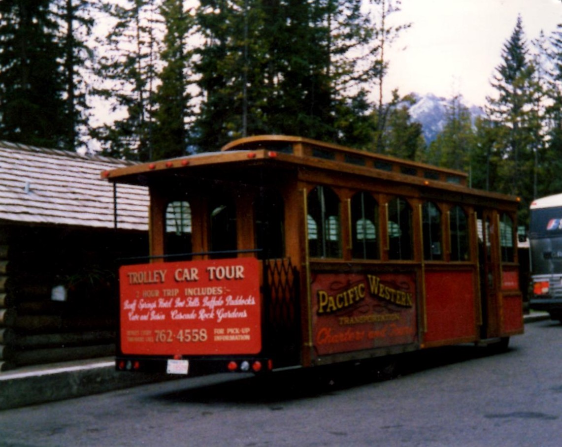 (MD346) - Trolley Car Tour, Banff - T-18'509 - ??? im Jahr 1988 in Banff
