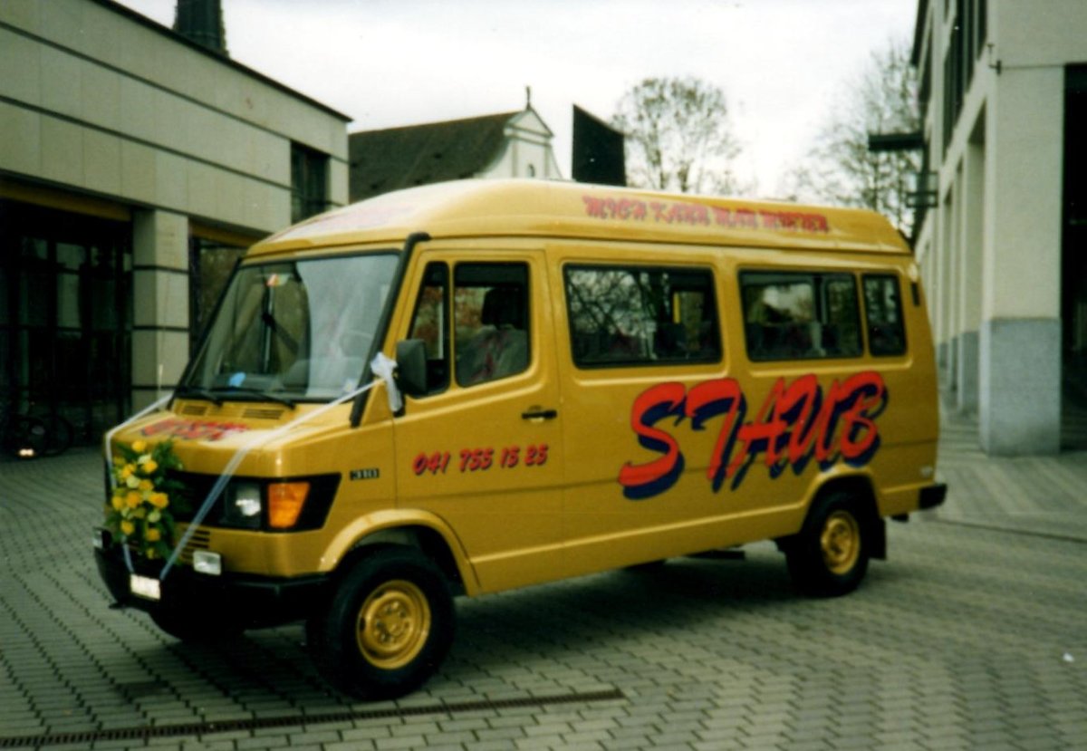 (MD454) - Aus dem Archiv: Staub, Menzingen - Mercedes im Mai 1998