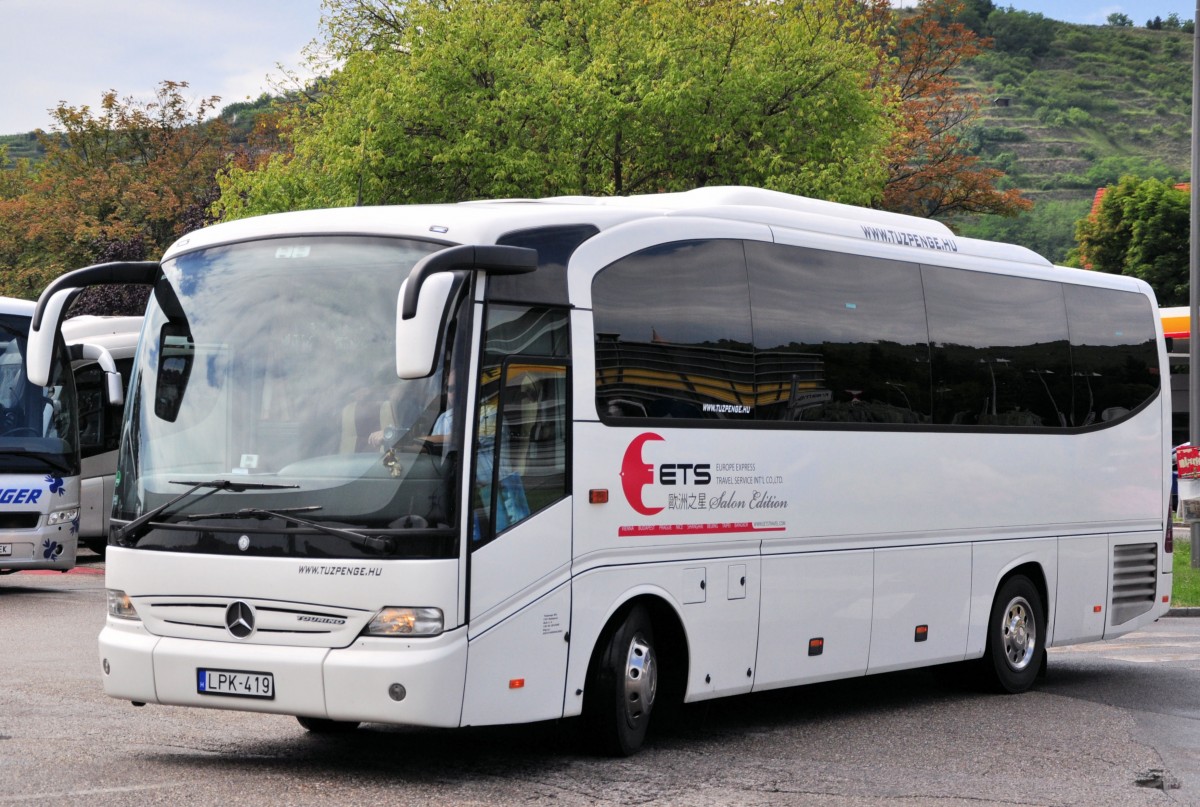 Mercedes Benz Tourino aus Ungarn am 12.Juli 2014 in Krems.