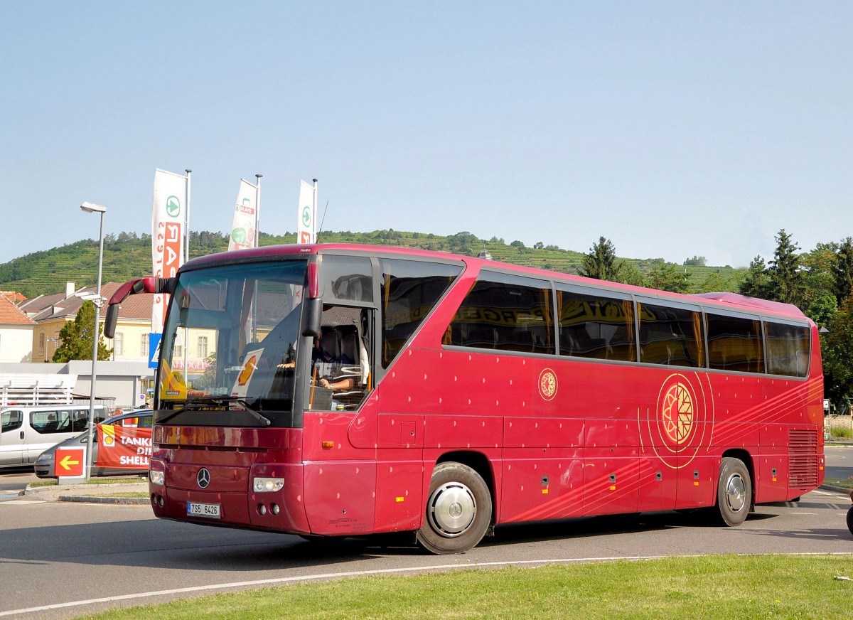 Mercedes Benz Tourismo aus der CZ im Juli 201 in Krems unterwegs.