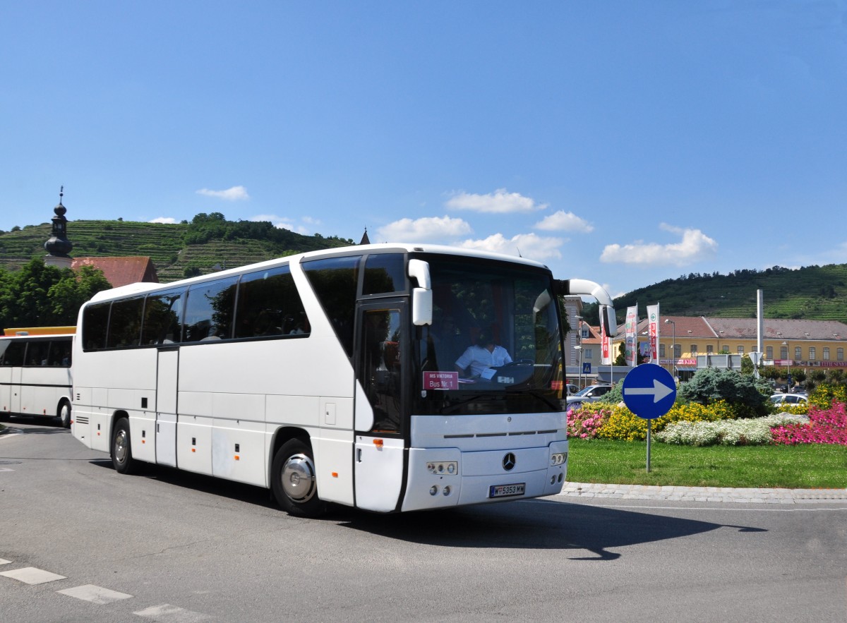 MERCEDES BENZ TOURISMO aus Wien am 9.7.2013 in Krems unterwegs.