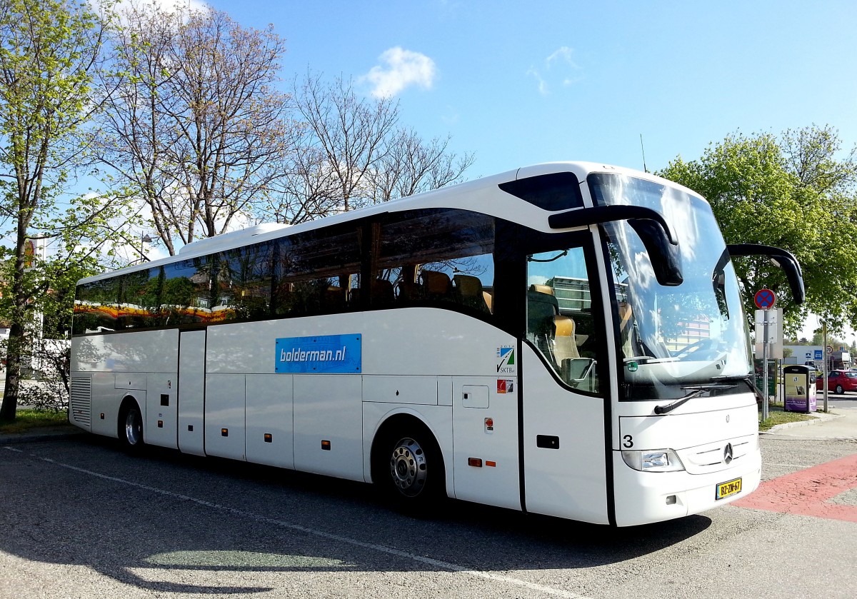 Mercedes Benz Tourismo von Boldermann / NL am 17.4.2014 in Krems.