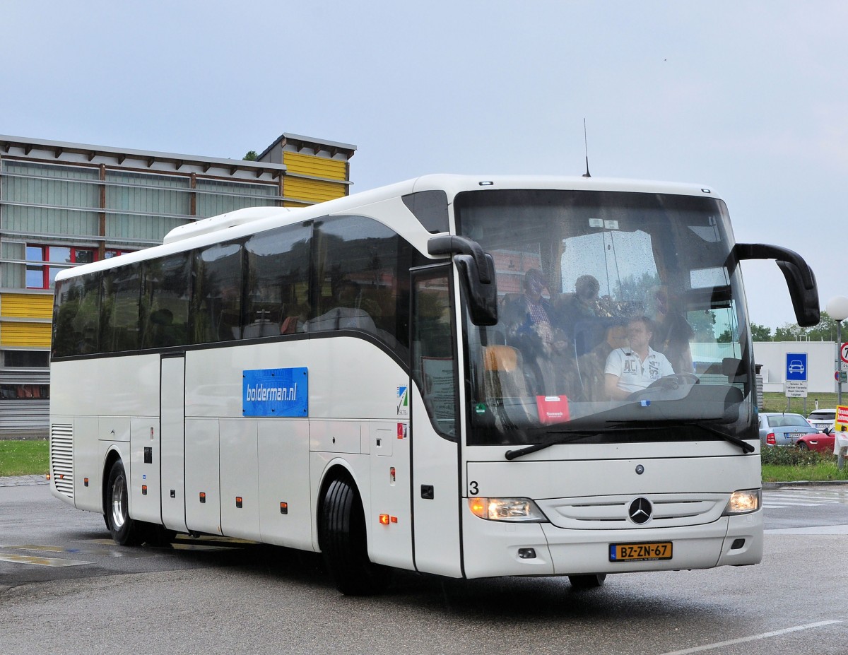 Mercedes Benz Tourismo von Boldermann.nl im Mai 2014 in Krems.