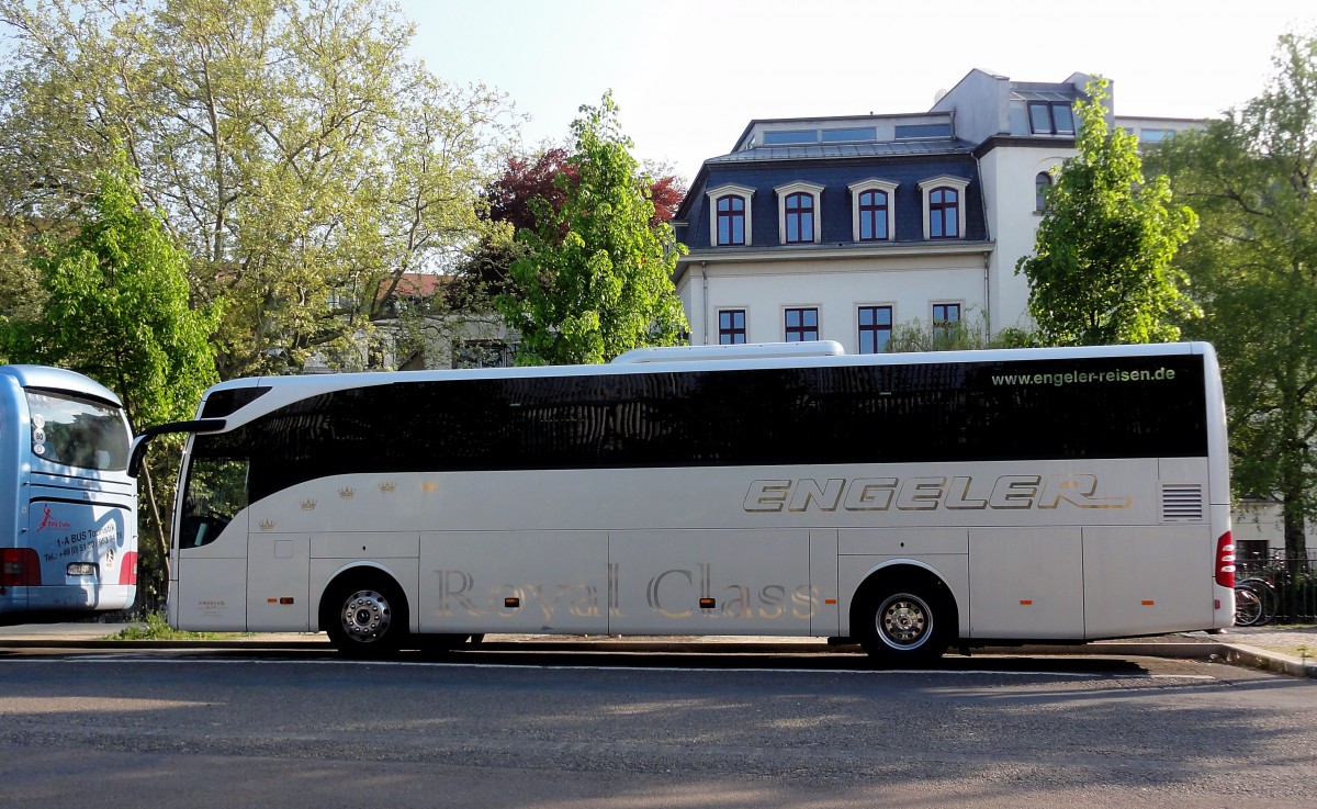 MERCEDES BENZ TOURISMO von ENGELE Reisen/BRD Ende April 2014 beim Zoo Leipzig gesehen. 