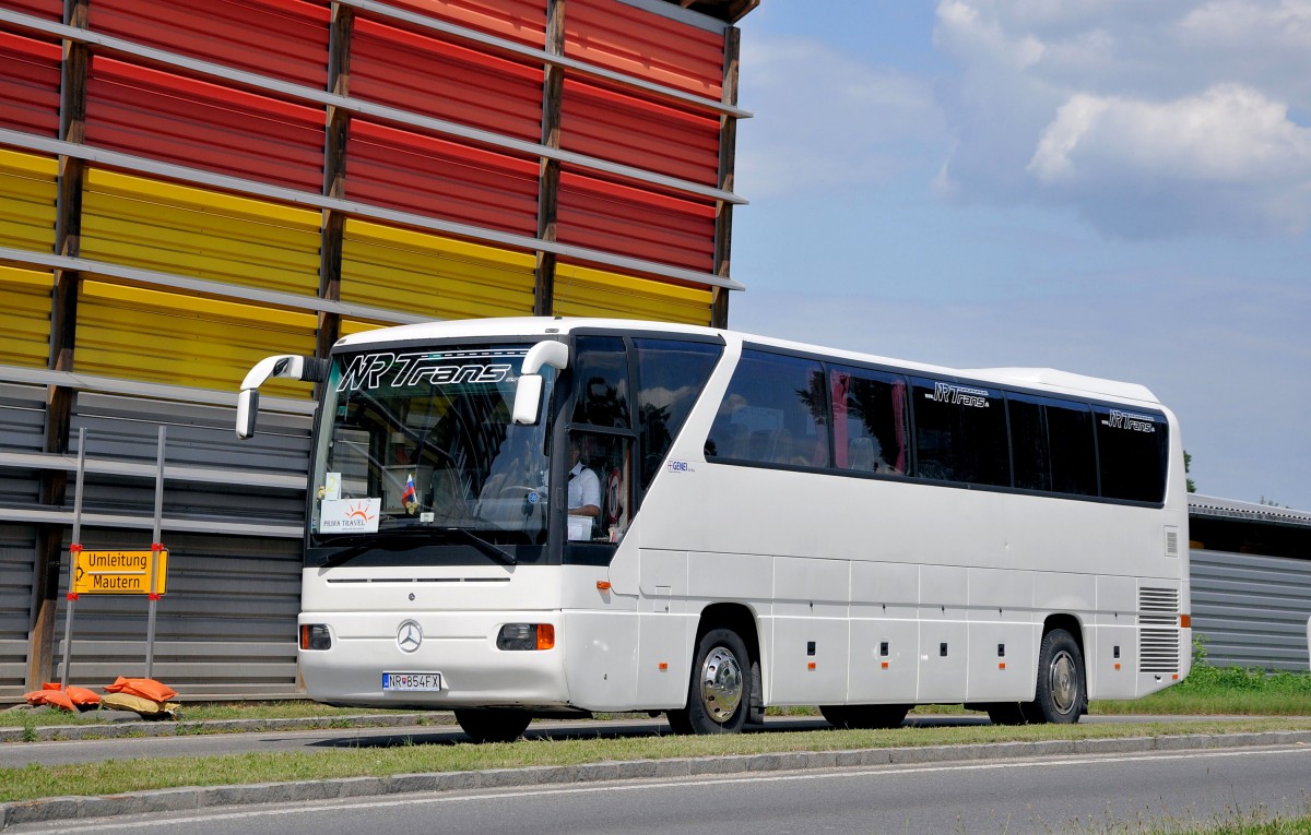 MERCEDES Benz Tourismo im Juli 2013 in Krems unterwegs.