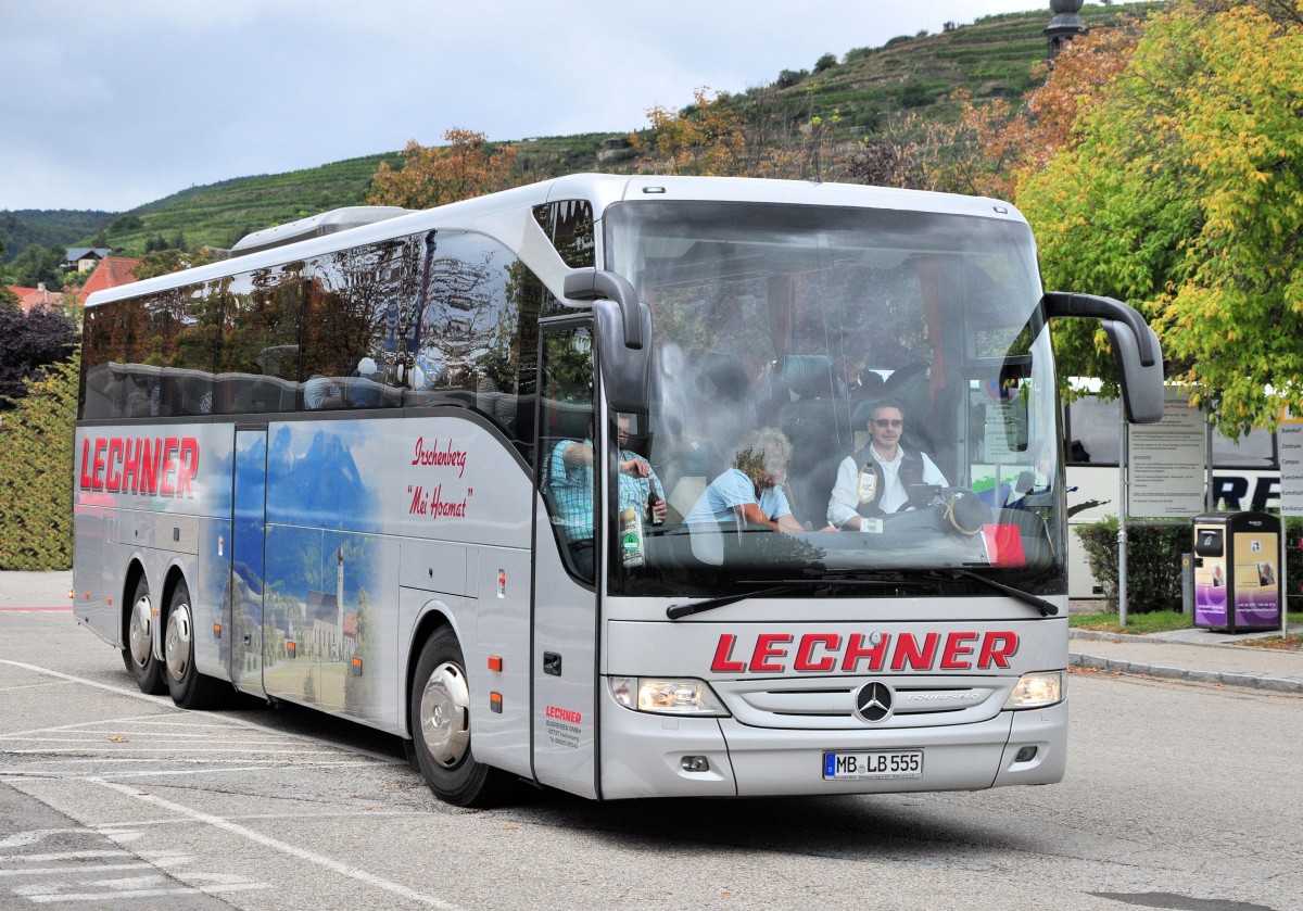 MERCEDES BENZ TOURISMO von LECHNER Reisen aus Deutschland im September 2013 in Krems gesehen.