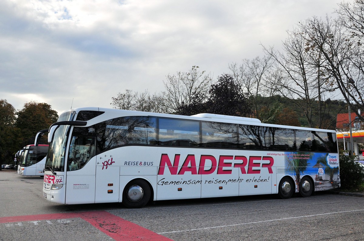 Mercedes Benz Tourismo von Naderer Reisen aus sterreich am 16.10.2014 in Krems.