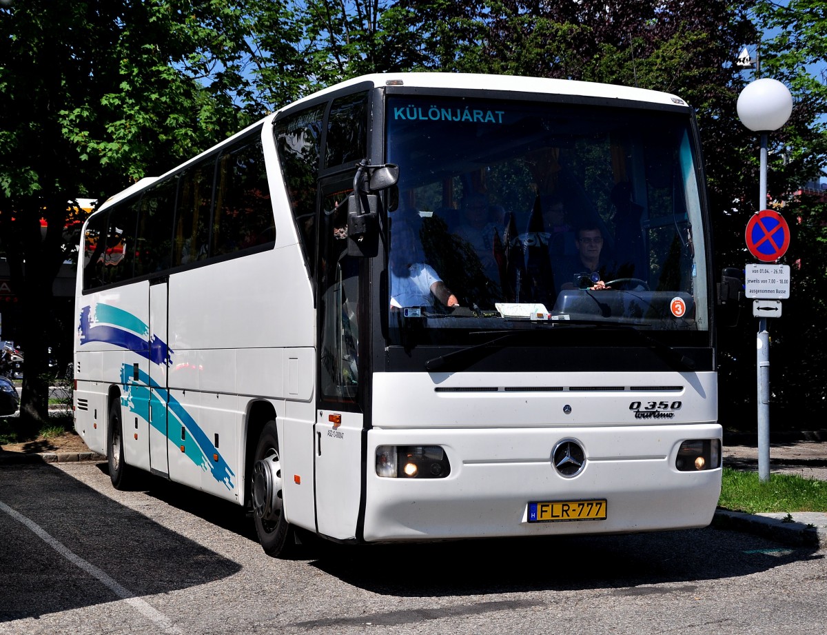 Mercedes Benz Tourismo O 350 aus Ungarn am 25.Mai 2014 in Krems.