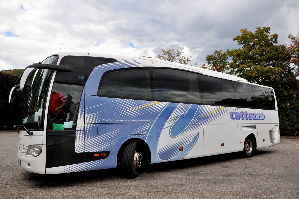 MERCEDES BENZ TRAVEGO aus Italien im Juli 2013 in Krems.