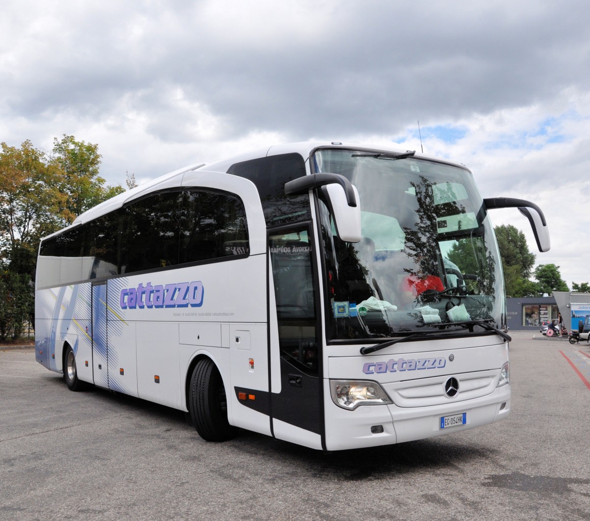 MERCEDES BENZ TRAVEGO aus Italien im Juli 2013 in Krems.