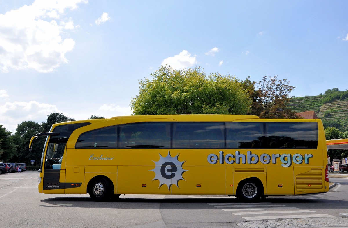 MERCEDES BENZ TRAVEGO von EICHBERGER Reisen / BRD im Juli 2013 in Krems unterwegs.