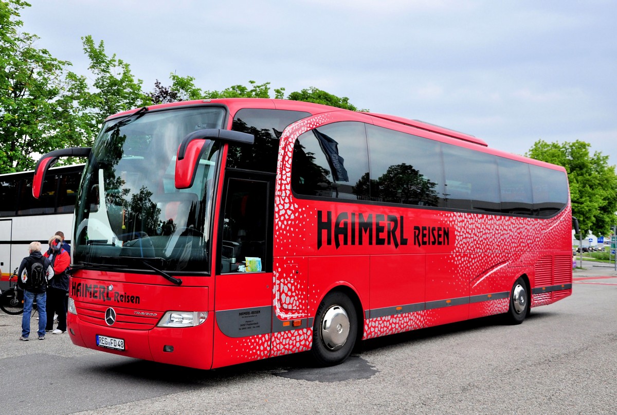 Mercedes Benz TRAVEGO von HAIMERL Reisen /BRD am 25.5.2013 in Krems an der Donau.