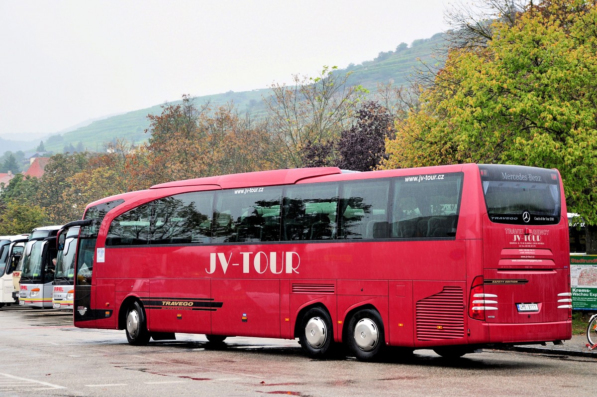 Mercedes Benz Travego von JV-Tour aus der CZ am 11.9.2014 in Krems gesehen.