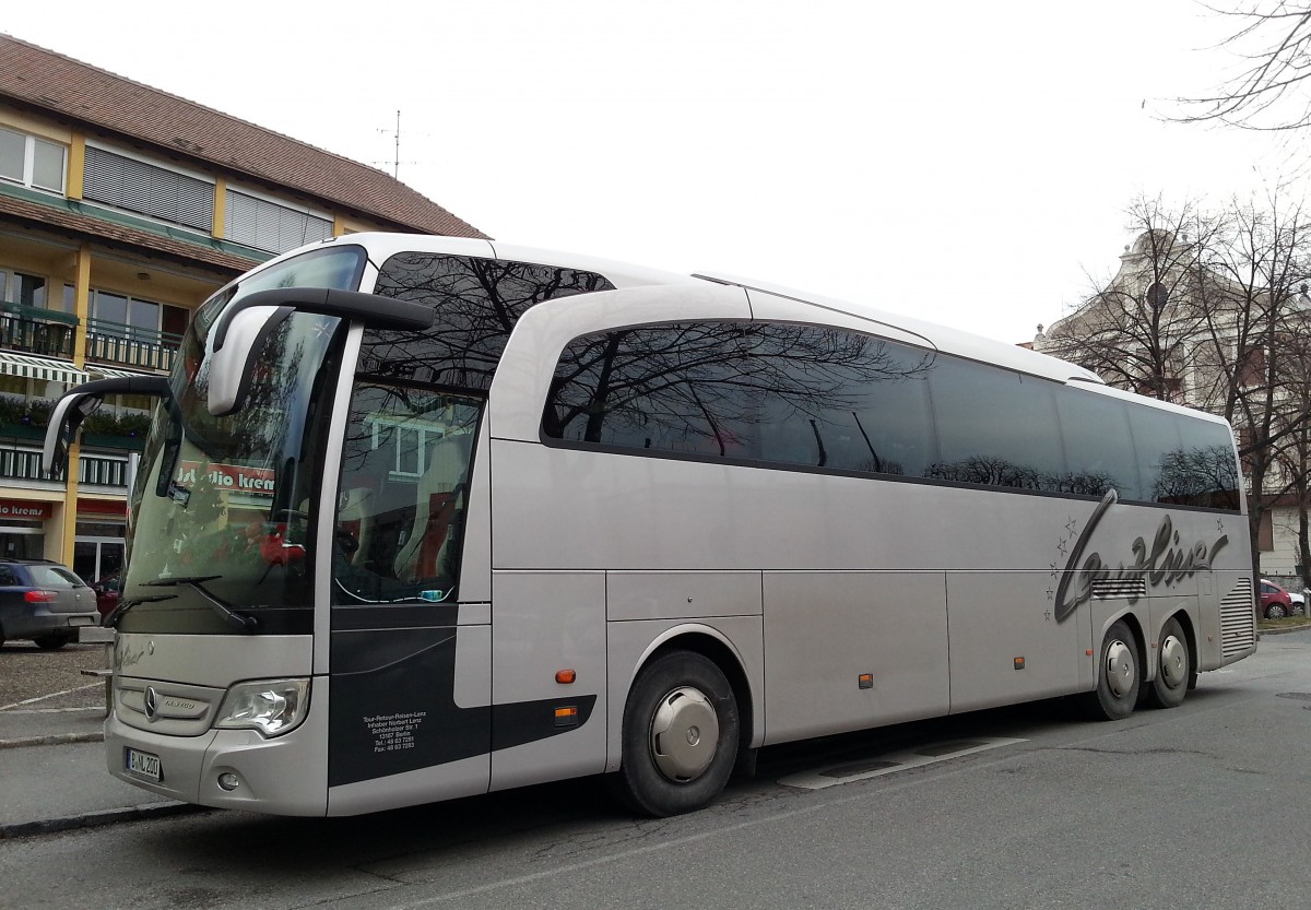 Mercedes Benz Travego von Lenzliner/Berlin im Dez.2013 in Krems gesehen.