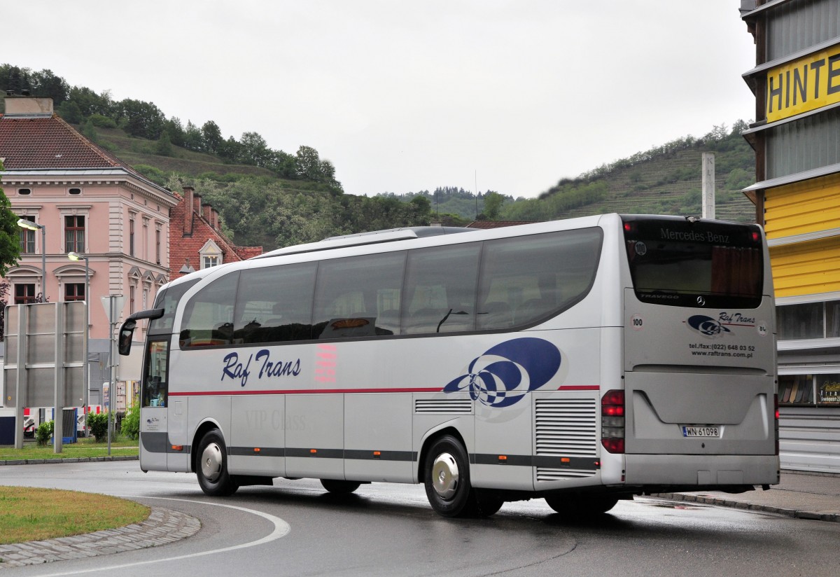 Mercedes Benz Travego von Raf Trans aus Polen am 17.Mai 2014 in Krems unterwegs.