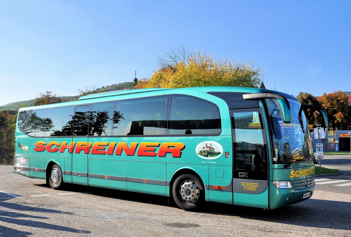 Mercedes Benz Travego von Schreiner Reisen aus sterreich im Herbst 2013 in Krems.