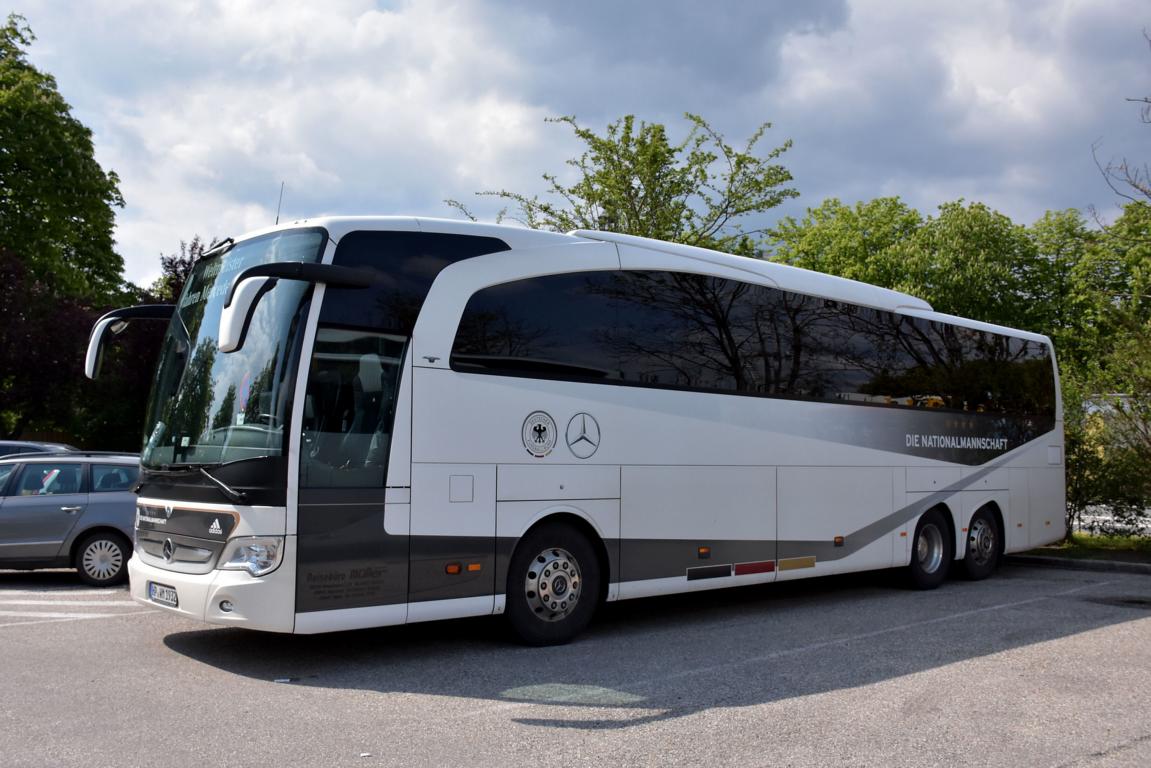 Mercedes Benz Travego,Weltmeisterbus der deutschen National Mannschaft in Krems.