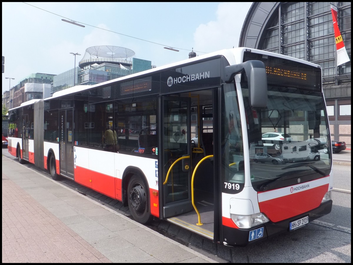 Mercedes Citaro II der Hamburger Hochbahn AG in Hamburg.