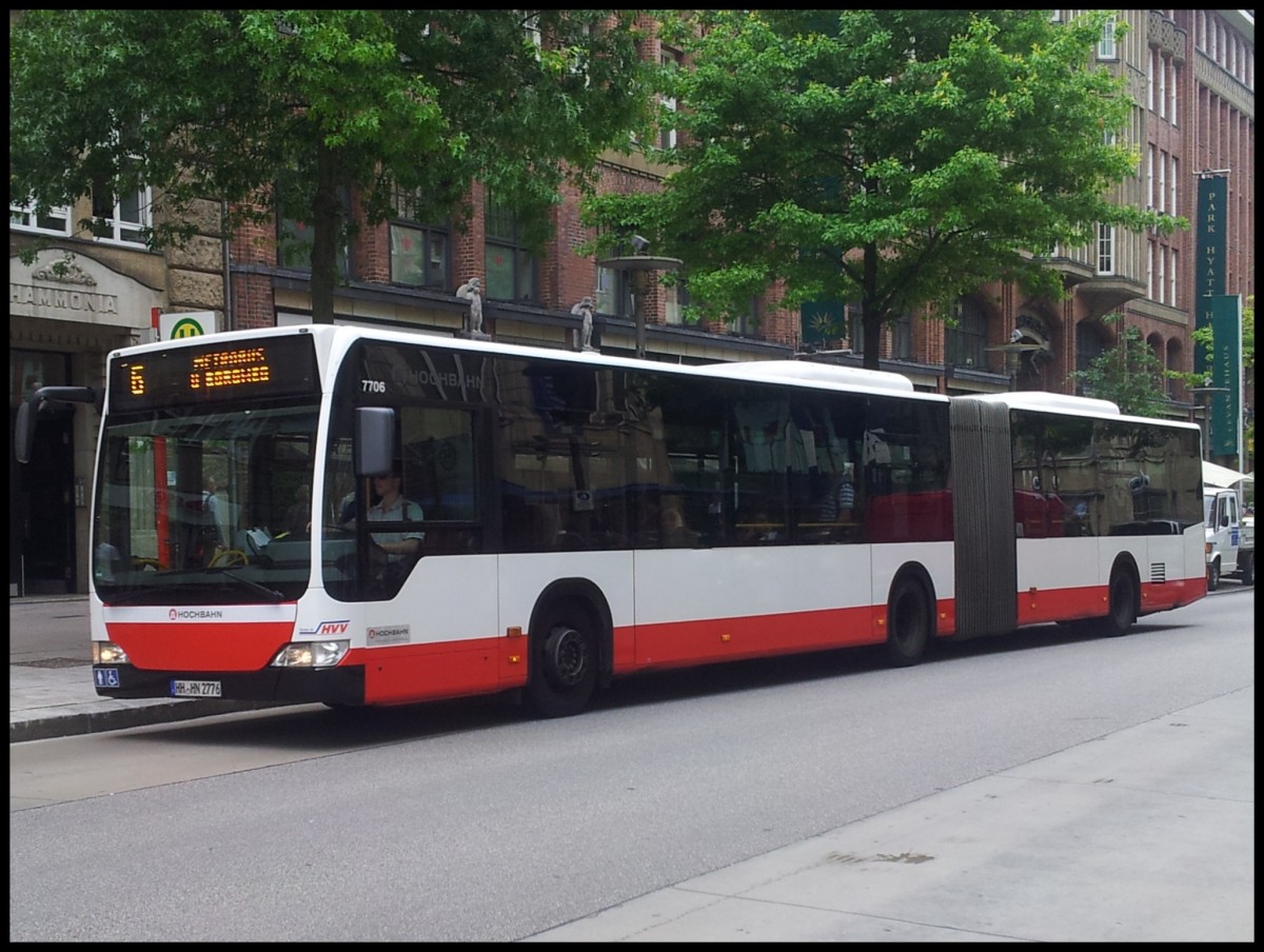 Mercedes Citaro II der Hamburger Hochbahn AG in Hamburg.