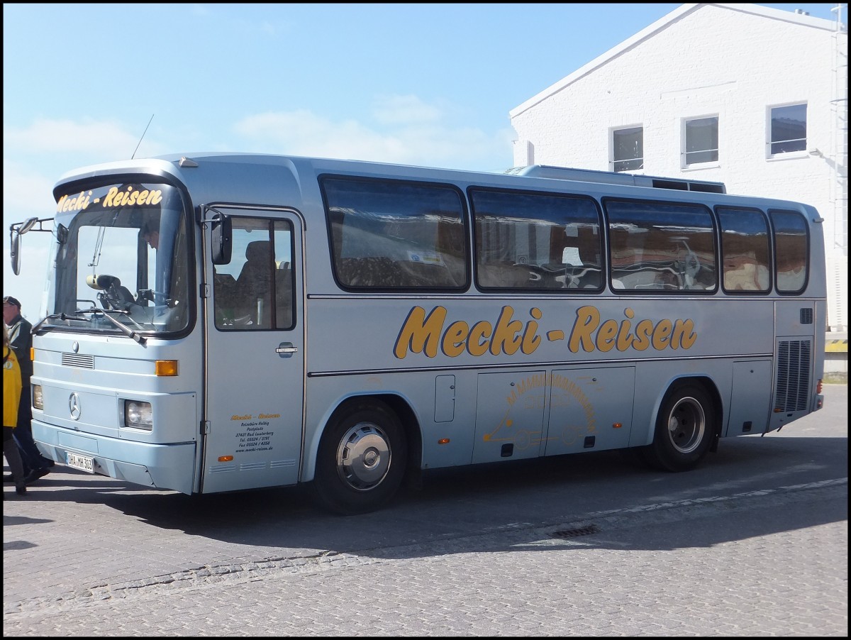 Mercedes O 303 von Mecki-Reisen aus Deutschland im Stadthafen Sassnitz.