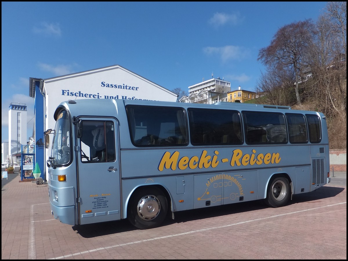 Mercedes O 303 von Mecki-Reisen aus Deutschland im Stadthafen Sassnitz.