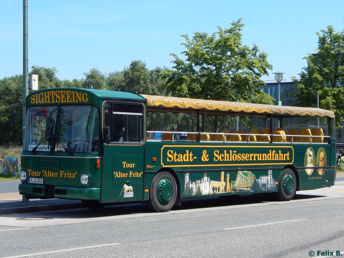 Mercedes O 305 von Schlösserrundfahrten Tour  Alter Fritz  aus Deutschland in Potsdam.