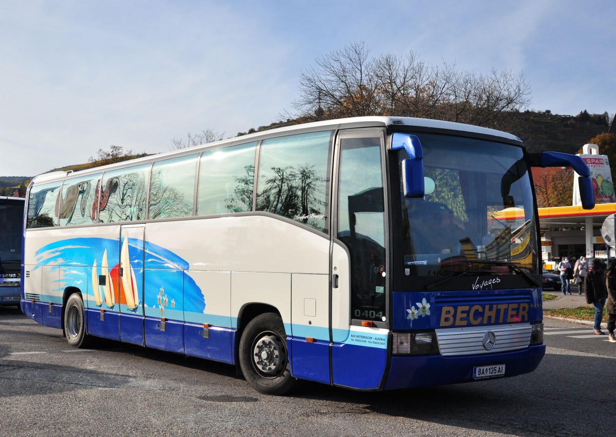 Mercedes O 404 von Bechter aus sterreich im Herbst 2013 in Krems.