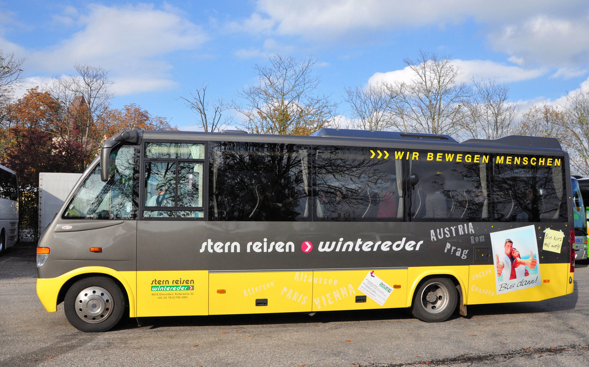 Mercedes O 818 von Stern Reisen > Wintereder aus Obersterreich in Krems gesehen.