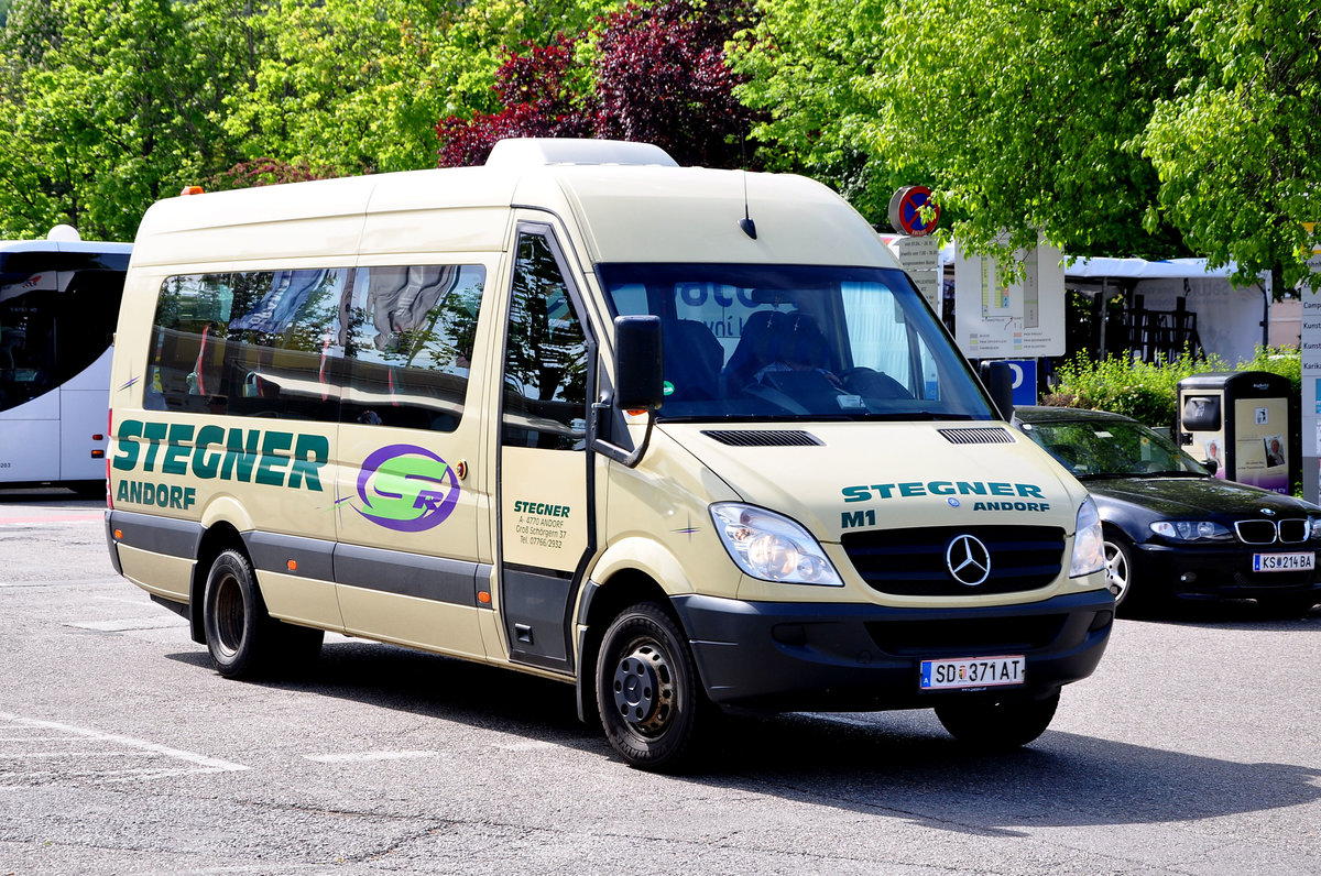 Mercedes Sprinter 518 CDI von Stegner Reisen aus sterreich in Krems gesehen.