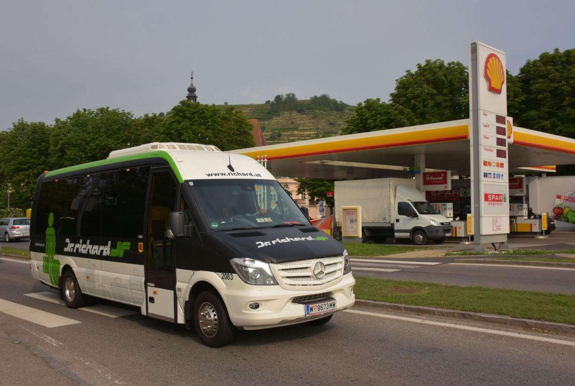 Mercedes Sprinter von Dr. Richard Reisen aus Wien im Mai 2018 in Krems.