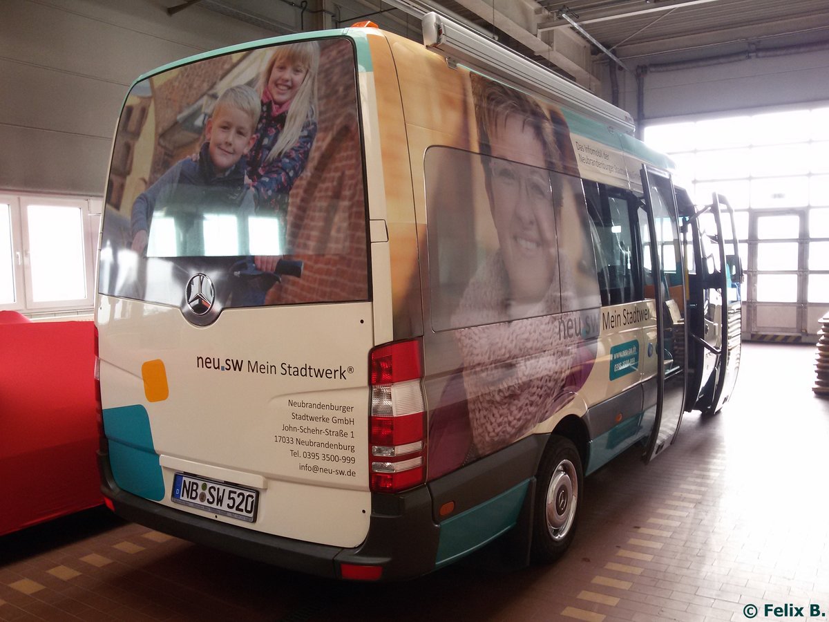 Mercedes Sprinter der Neubrandenburger Verkehrsbetriebe in Neubrandenburg.