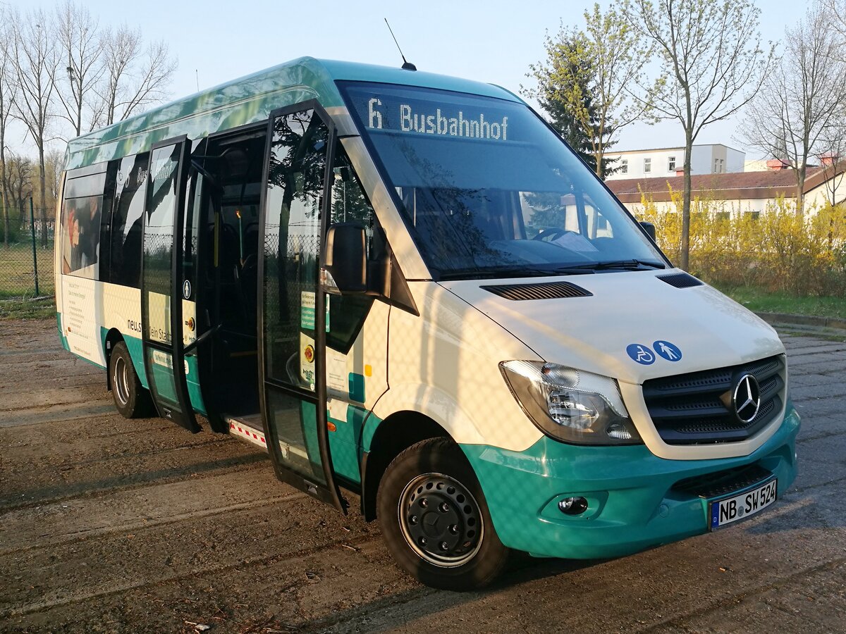 Mercedes Sprinter der Neubrandenburger Verkehrsbetriebe in Neubrandenburg.