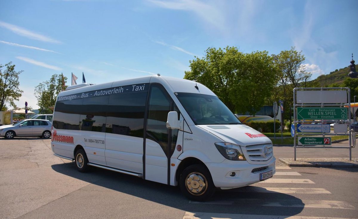 Mercedes Sprinter von Rossmann Mietwagen aus sterreich im Mai 2018 in Krems.